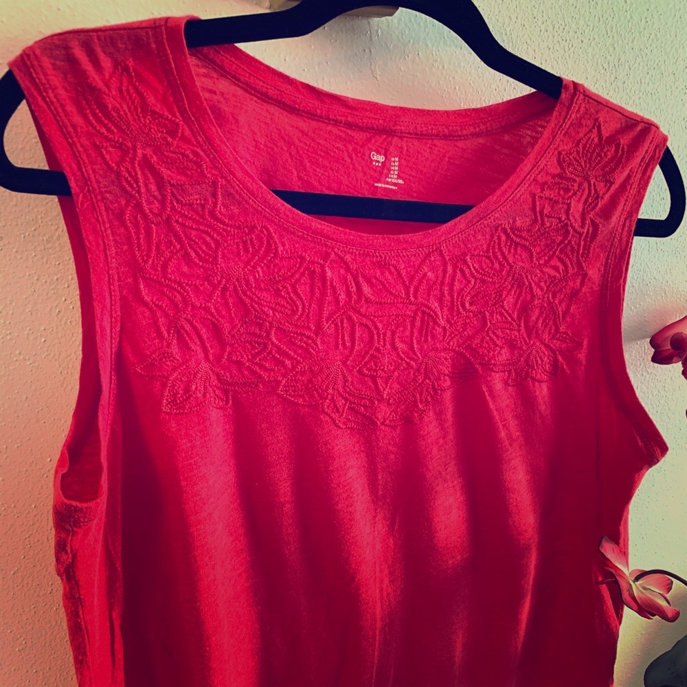 Cute and breezy lightweight cotton sleeveless tee